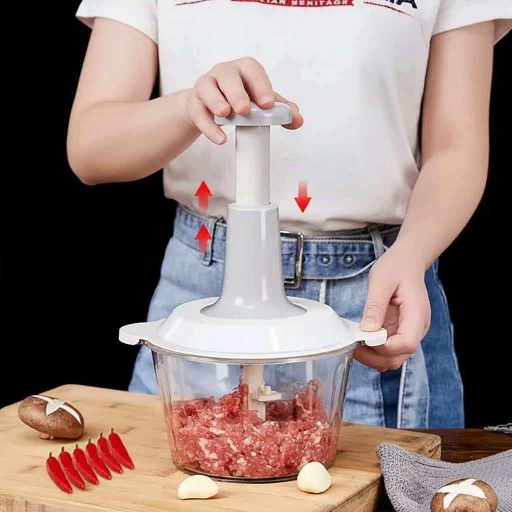 TurboChop Manual, triturador manual de alimentos en uso
